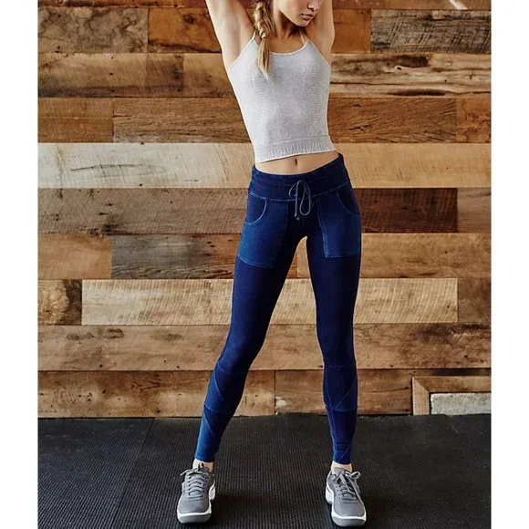 🎉LAST CHANCE🎉 FP MOVEMENT Kyoto Leggings / Navy - Picture 2 of 8